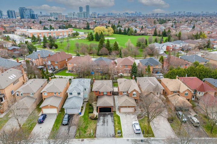 Photo 32 at 68 Redondo Drive, Beverley Glen, Vaughan