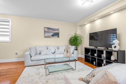 Photo 4 at 68 Redondo Drive, Beverley Glen, Vaughan