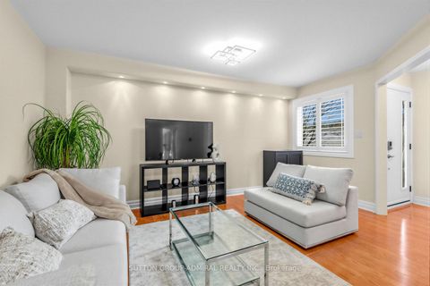 Photo 5 at 68 Redondo Drive, Beverley Glen, Vaughan