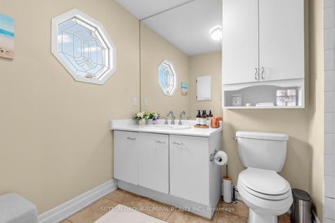 Photo 19 at 68 Redondo Drive, Beverley Glen, Vaughan