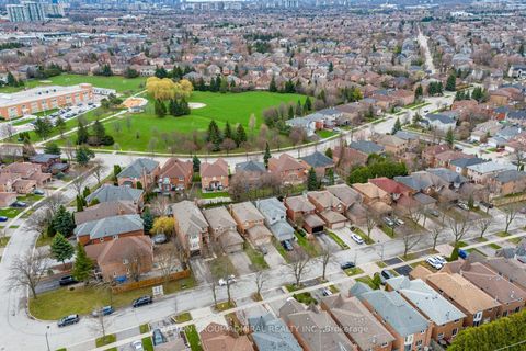 Photo 33 at 68 Redondo Drive, Beverley Glen, Vaughan