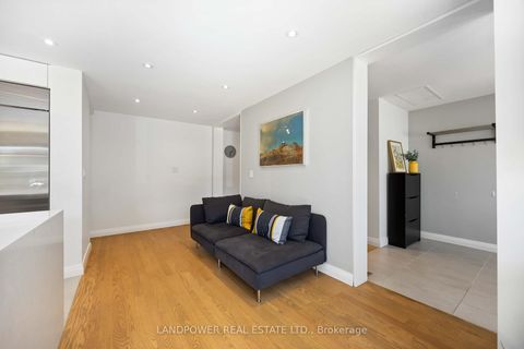 Photo 5 at 48 Marowyne Drive, Don Valley Village, Toronto