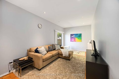 Photo 12 at 48 Marowyne Drive, Don Valley Village, Toronto