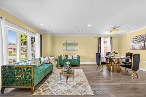 Photo 4 at 45 Kilgreggan Crescent, Bendale, Toronto