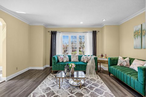 Photo 5 at 45 Kilgreggan Crescent, Bendale, Toronto