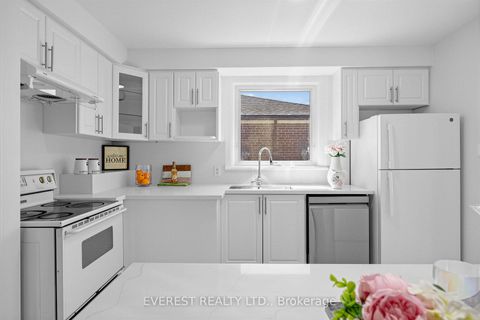 Photo 10 at 45 Kilgreggan Crescent, Bendale, Toronto