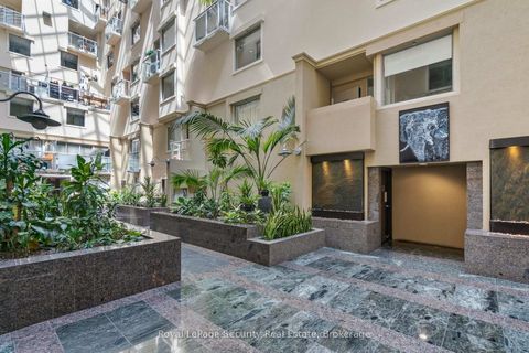 Photo 4 at 511 - 437 Roncesvalles Avenue, Roncesvalles, Toronto