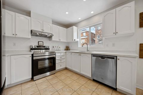 Photo 13 at 340 Flagstone Way, Woodland Hill, Newmarket
