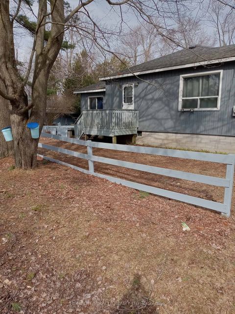 Photo 7 at 2 Della Street, Virginia, Georgina