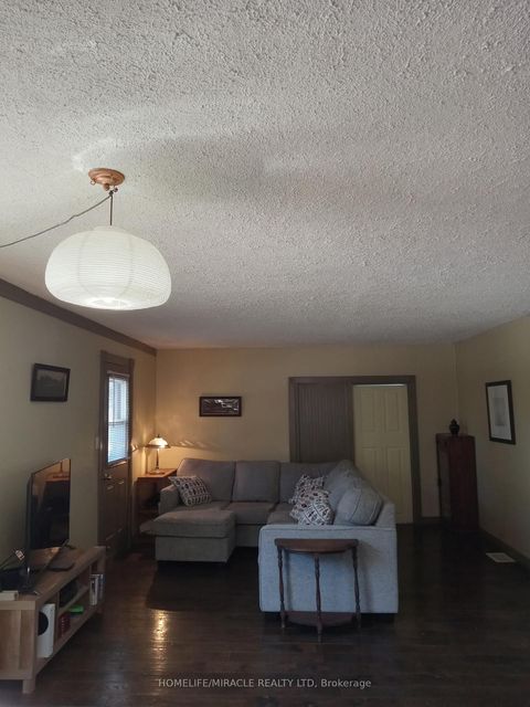 Photo 16 at 2 Della Street, Virginia, Georgina