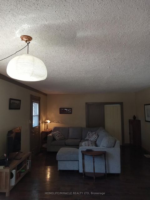 Photo 18 at 2 Della Street, Virginia, Georgina