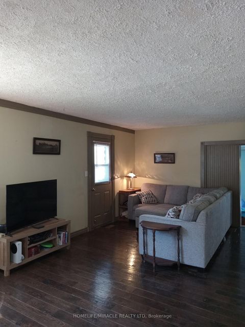 Photo 19 at 2 Della Street, Virginia, Georgina