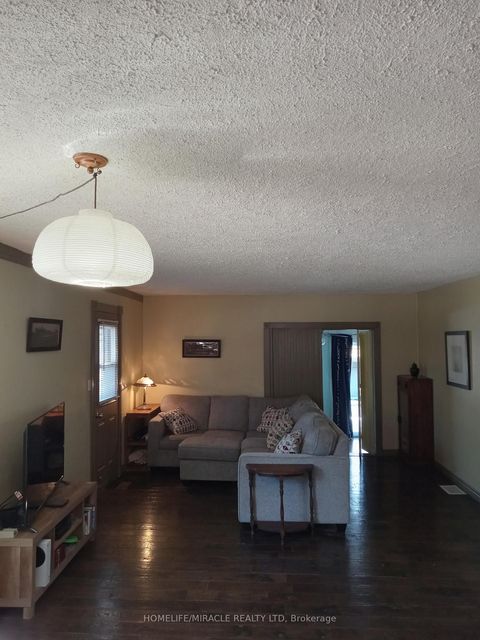 Photo 20 at 2 Della Street, Virginia, Georgina