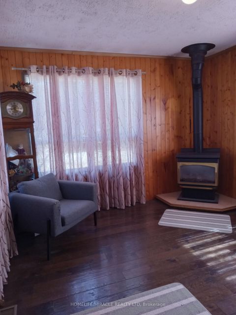 Photo 25 at 2 Della Street, Virginia, Georgina