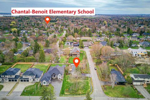 Photo 1 at 11 George Street, Sharon, East Gwillimbury