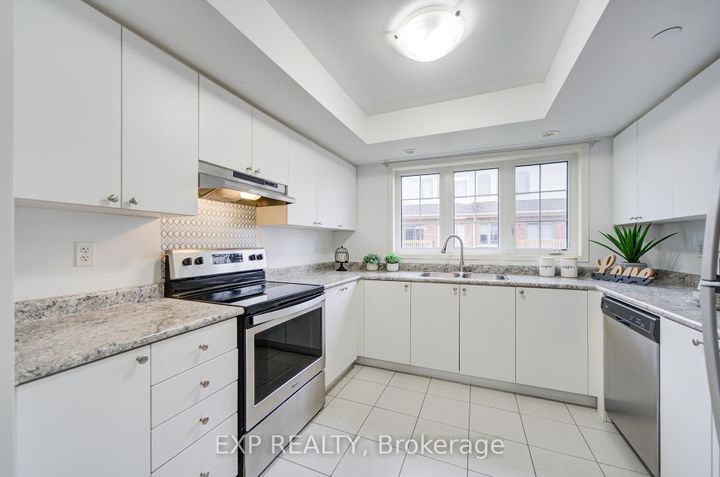 Photo 4 at 2723 Deputy Minister Path, Windfields, Oshawa