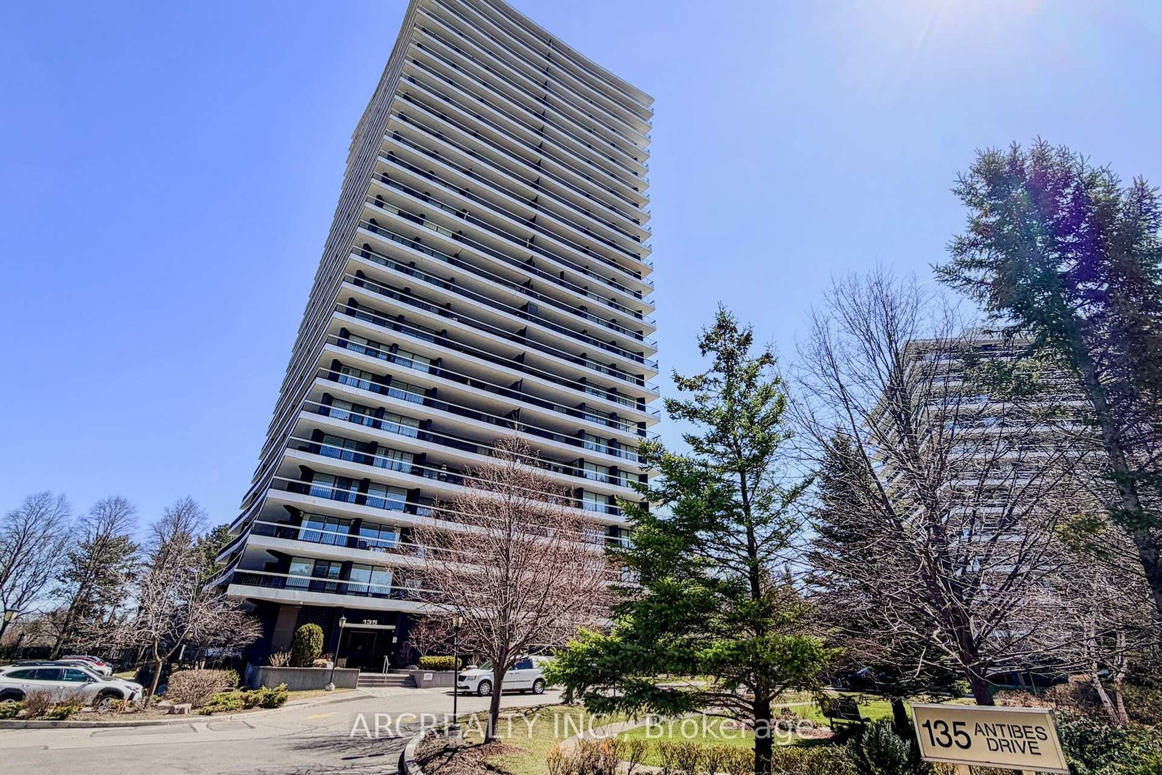 1402 - 135 Antibes Drive, Branson, Toronto photo number 2