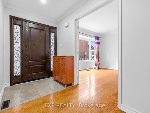 Photo 3 at 125 Green Bush Crescent, Yorkhill, Vaughan