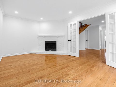 Photo 4 at 125 Green Bush Crescent, Yorkhill, Vaughan