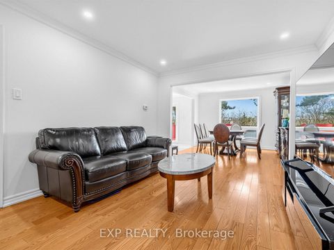 Photo 7 at 125 Green Bush Crescent, Yorkhill, Vaughan