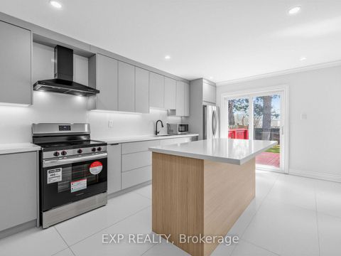 Photo 11 at 125 Green Bush Crescent, Yorkhill, Vaughan