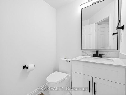 Photo 12 at 125 Green Bush Crescent, Yorkhill, Vaughan