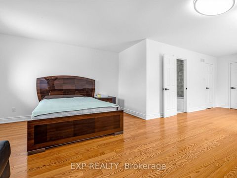 Photo 17 at 125 Green Bush Crescent, Yorkhill, Vaughan