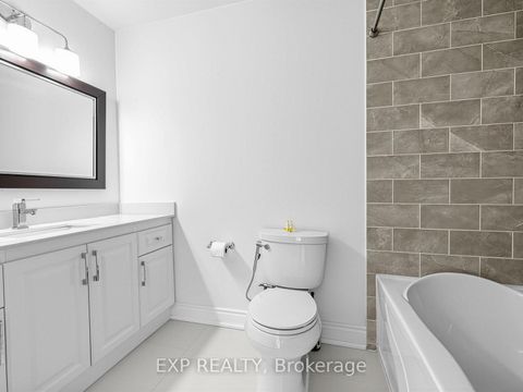 Photo 18 at 125 Green Bush Crescent, Yorkhill, Vaughan