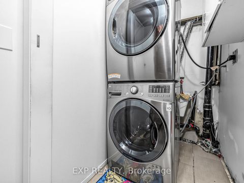 Photo 24 at 125 Green Bush Crescent, Yorkhill, Vaughan