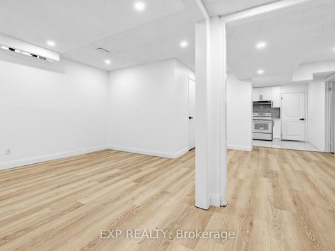 Photo 28 at 125 Green Bush Crescent, Yorkhill, Vaughan