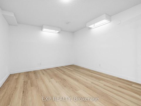 Photo 29 at 125 Green Bush Crescent, Yorkhill, Vaughan