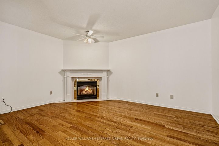 Photo 3 at 90 Lynette Drive, Falkirk, Hamilton