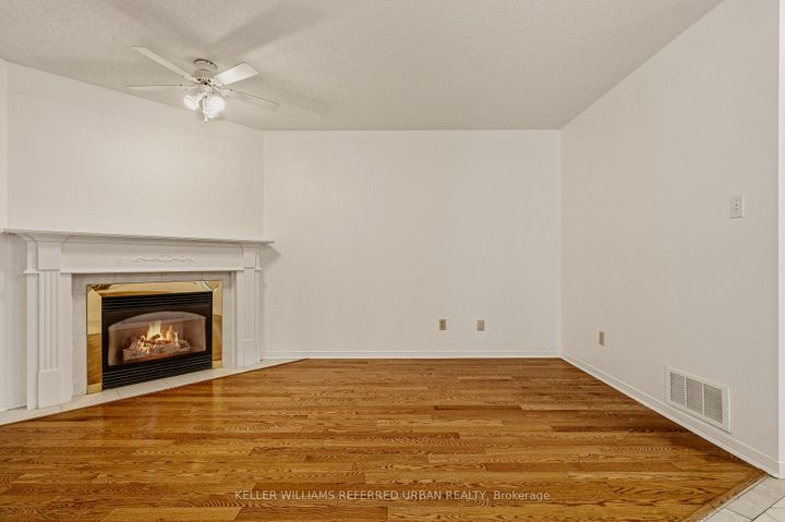 Photo 4 at 90 Lynette Drive, Falkirk, Hamilton