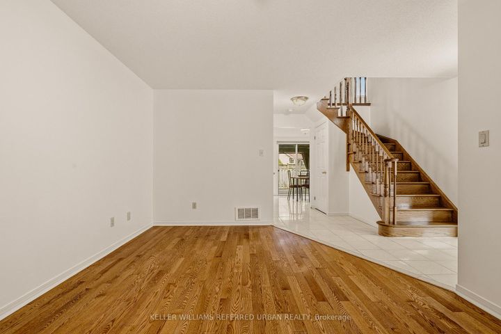 Photo 5 at 90 Lynette Drive, Falkirk, Hamilton