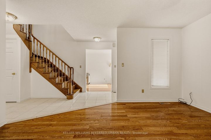 Photo 6 at 90 Lynette Drive, Falkirk, Hamilton