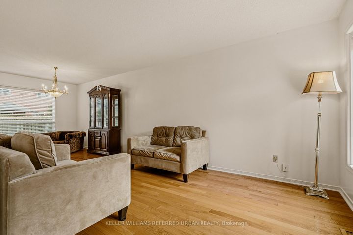 Photo 9 at 90 Lynette Drive, Falkirk, Hamilton