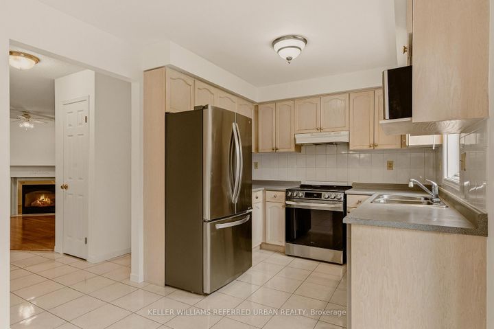 Photo 18 at 90 Lynette Drive, Falkirk, Hamilton