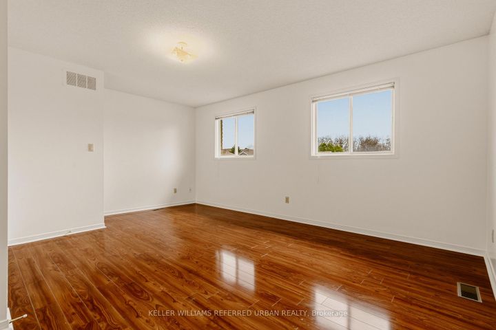 Photo 26 at 90 Lynette Drive, Falkirk, Hamilton