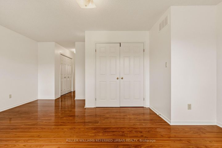 Photo 27 at 90 Lynette Drive, Falkirk, Hamilton