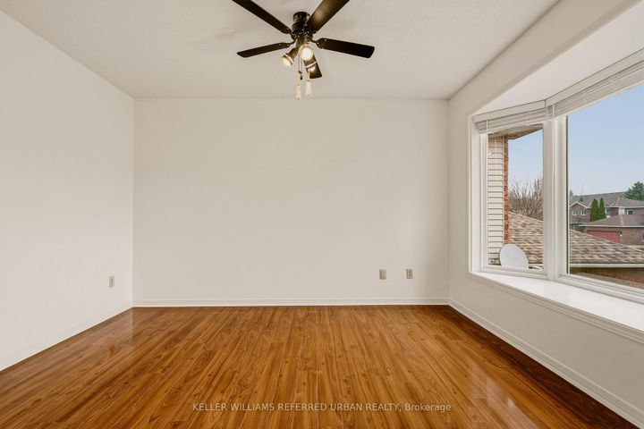 Photo 32 at 90 Lynette Drive, Falkirk, Hamilton