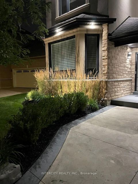 Photo 2 at 61 Woodland Trail Court, Islington Woods, Vaughan