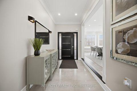 Photo 4 at 61 Woodland Trail Court, Islington Woods, Vaughan