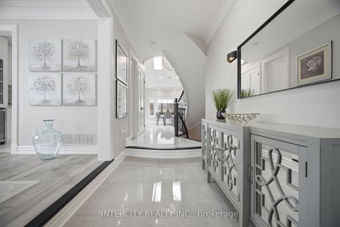 Photo 5 at 61 Woodland Trail Court, Islington Woods, Vaughan