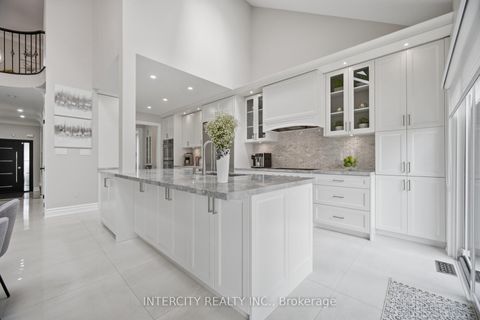 Photo 9 at 61 Woodland Trail Court, Islington Woods, Vaughan