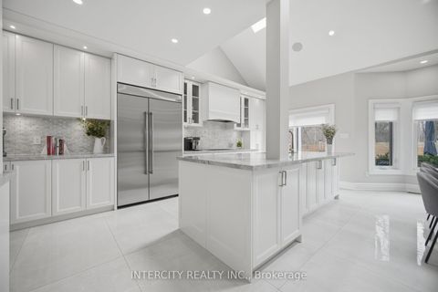 Photo 10 at 61 Woodland Trail Court, Islington Woods, Vaughan