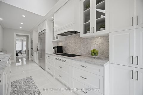 Photo 12 at 61 Woodland Trail Court, Islington Woods, Vaughan