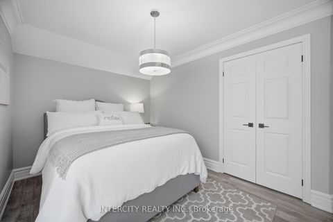 Photo 31 at 61 Woodland Trail Court, Islington Woods, Vaughan