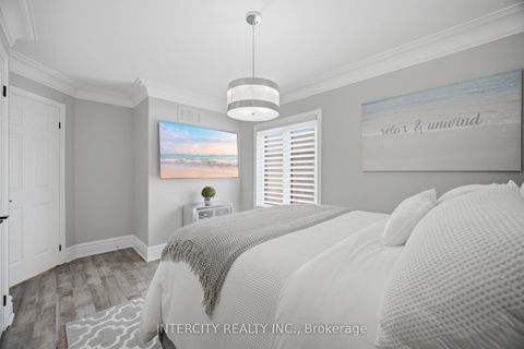 Photo 32 at 61 Woodland Trail Court, Islington Woods, Vaughan