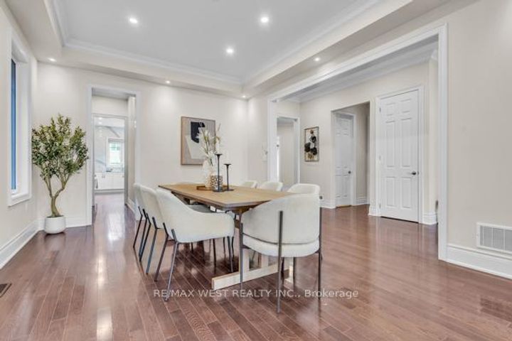 Photo 8 at 17 Torgan Trail, Kleinburg, Vaughan