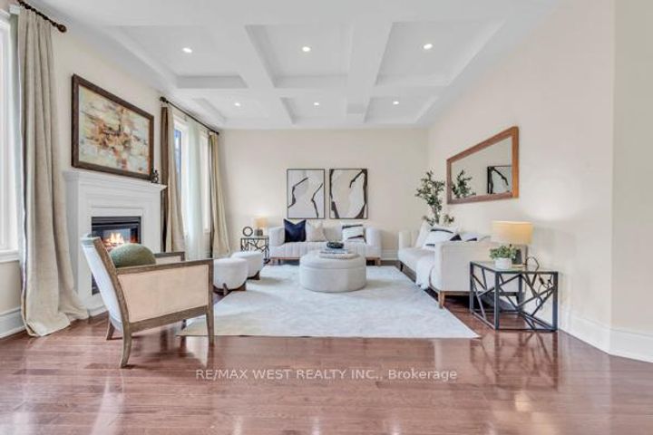 Photo 13 at 17 Torgan Trail, Kleinburg, Vaughan